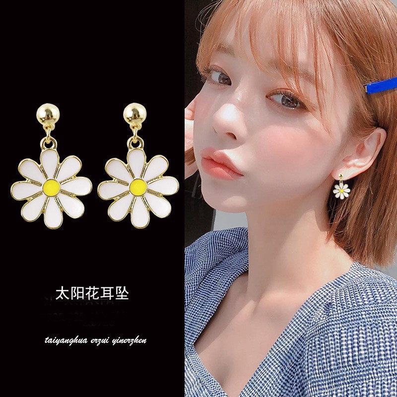 Đôi hoa tai bông cúc vàng phong cách Hàn Quốc dễ thương