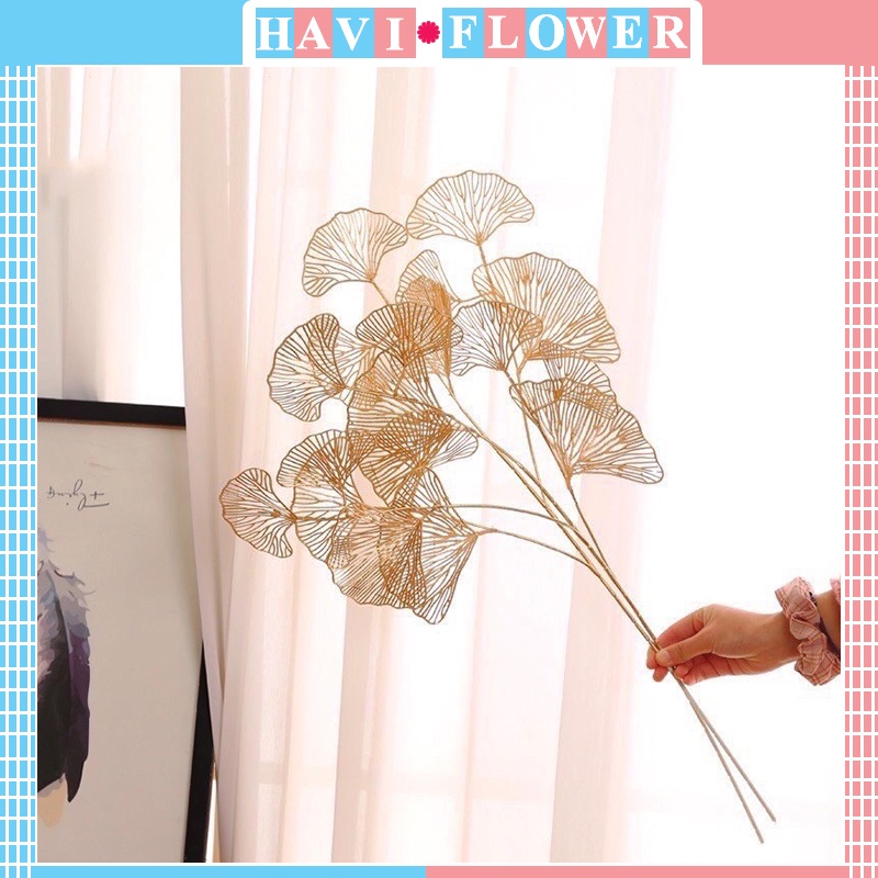 Cành lá rẻ quạt vàng trang trí tết, cắm kèm cành đào đông rất đẹp