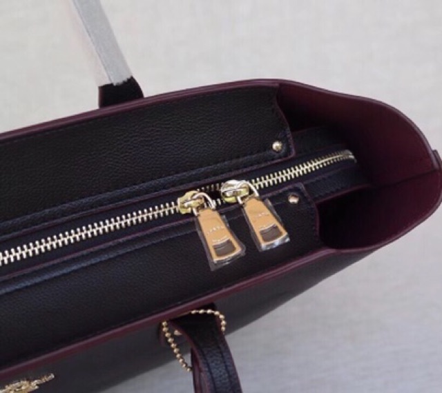 TÚI COACH TOTE MÀU TRƠN DA THẬT F69424