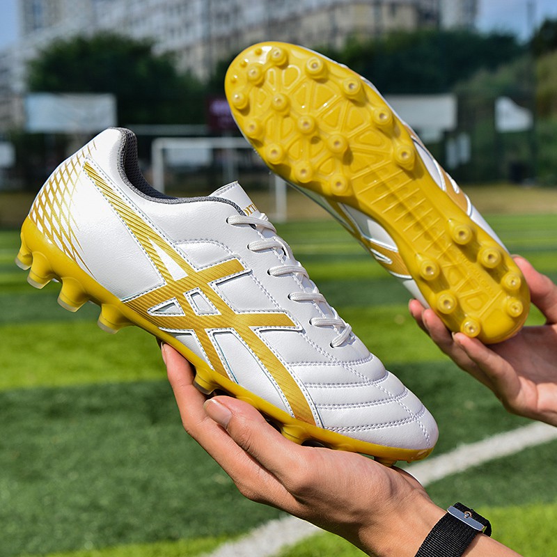 Giày đá bóng chuyên nghiệp cho thanh niên phù hợp với sân cỏ tự nhiên size 35- 45