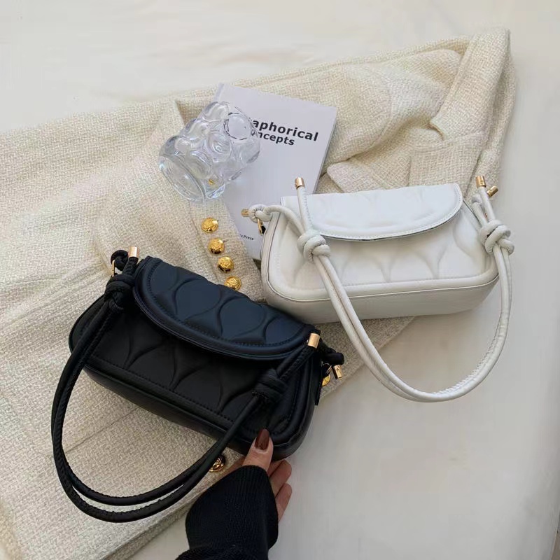 Túi đeo dưới cánh tay thanh lịch mùa xuân 2022 và mùa hè cho nữ