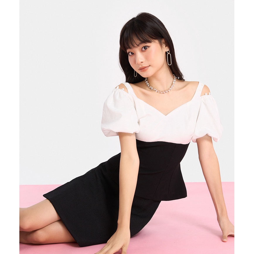 Áo Kiểu Nữ Thời Trang HNOSS Tay Rời Cổ Chữ V HNAKI061