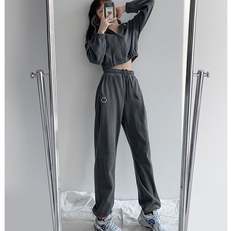 Quần Thể Thao Lưng Cao Dáng Rộng Thêu Hình Mặt Cười Phối Dây Rút Thời Trang Xuân Hè Mới Cho Nữ | BigBuy360 - bigbuy360.vn