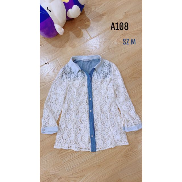 Áo sơmi ren phối viền denim. A108