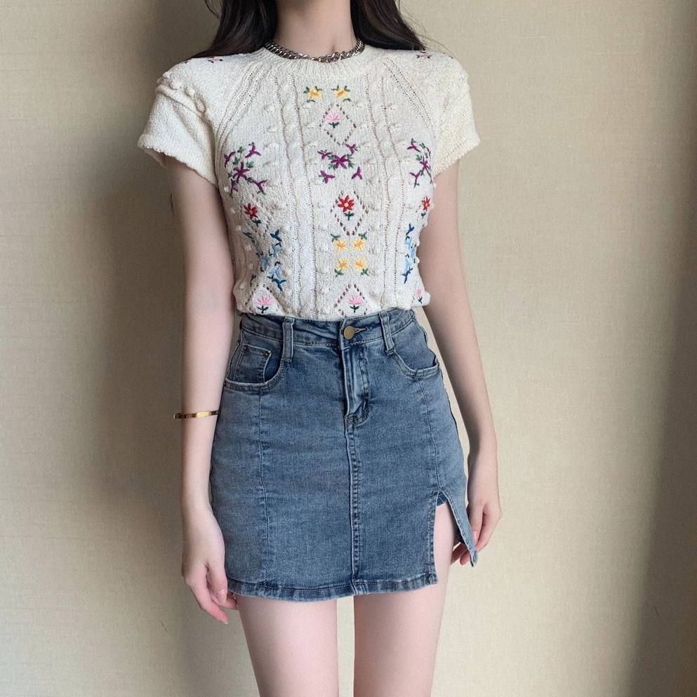 【Hana and Alice】Áo Thun Dệt Kim Tay Ngắn Thêu Họa Tiết Ba Chiều Dễ Thương