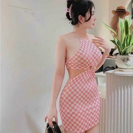 Đầm yếm caro ôm body khoen giữa khoét 2 bên eo cực xinh , chất thun gân dày dặn