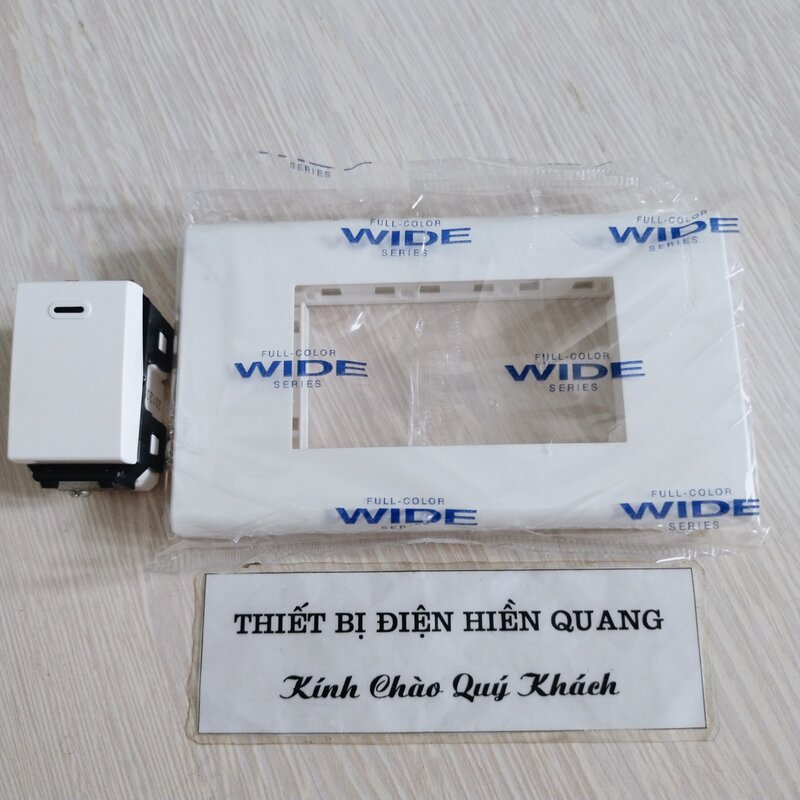 Hạt ổ cắm điện, công tắc, mặt nạ ổ Panasonic WIDE  hàng chính hãng