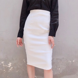 Chân váy bút chì màu trắng ( siêu hót )