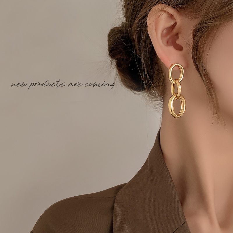 Hoa tai dáng dài thiết kế độc đáo dạng xích