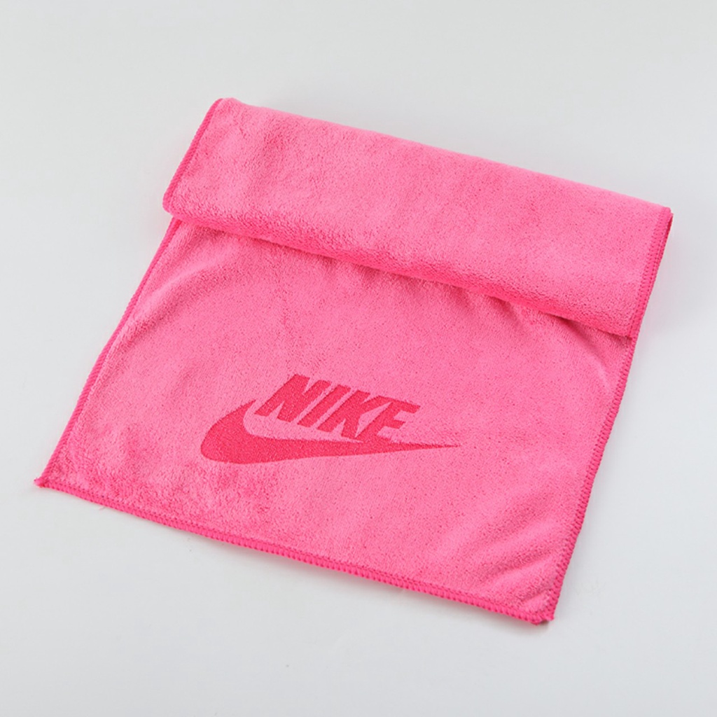 Khăn tập thể thao PUMA cao cấp (30x100cm) mềm mại và thấm hút mồ hôi cực tốt.