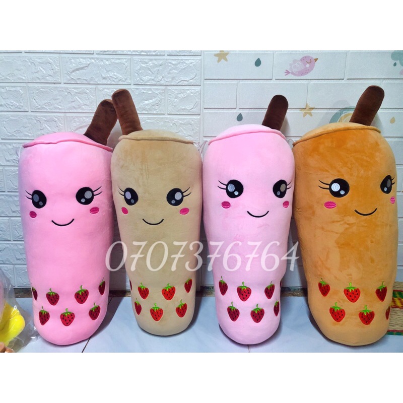65cm GẤU BÔNG LY TRÀ SỮA Thêu Hình Trái DÂU XINH XẮN - CHẤT MINISO MỀM Cao Cấp - Xịn Xò
