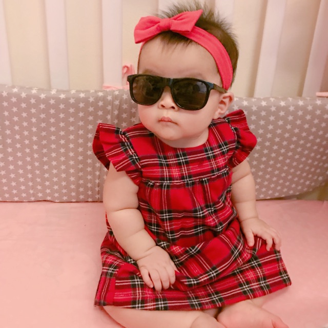 Váy hm kẻ đỏ