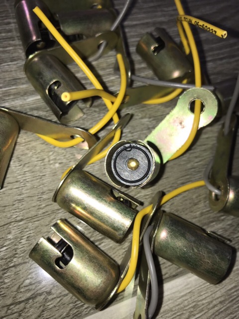 Sản phẩm gia đình làm: Combo 50 cái đui bóng đèn sắt 1 tóc