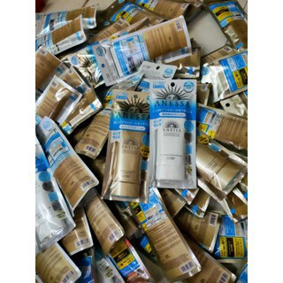 [CHÍNH HÃNG] ❤️Kem chống nắng Anessa Perfect UV Sunscreen Skincare Milk SPF 50+ PA++ dành cho Da Dầu & Da Dầu Mụn❤️❤️❤️