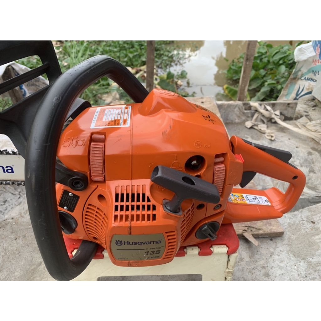 Máy Cưa Xích Thuỵ Điển Husqvarna 135 , HÀNG NHẬT BÃI