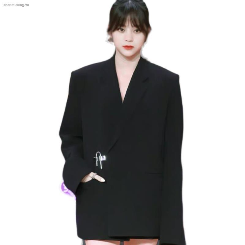 Áo khoác vest màu đen phối khóa kim loại đơn giản phong cách thời trang xuân thu | BigBuy360 - bigbuy360.vn