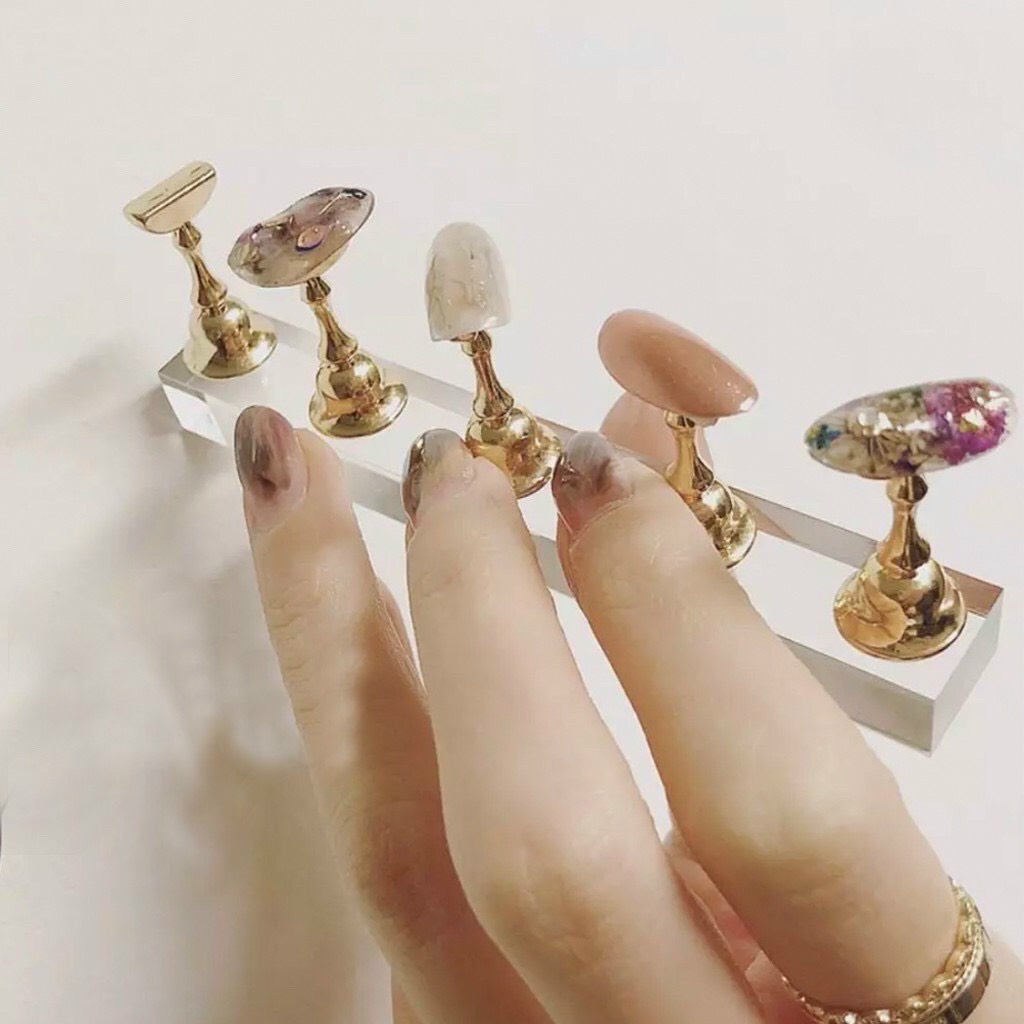 Đế gắn móng giả nails, Đế gắn móng nam châm gắn móng nails chuyên dụng.