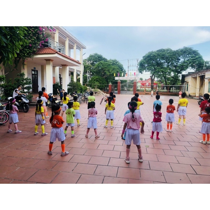 Quần Đùi Trắng Đồng Phục Trẻ em
