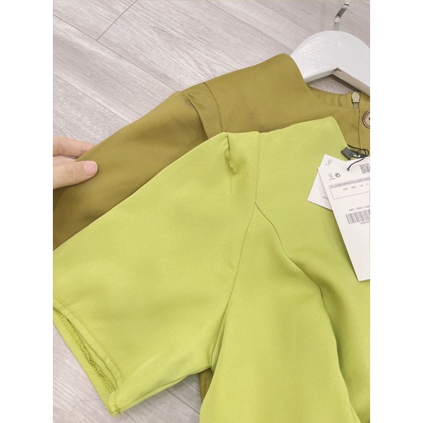 Váy Li Eo Cúc Dừa Cổ Tròn