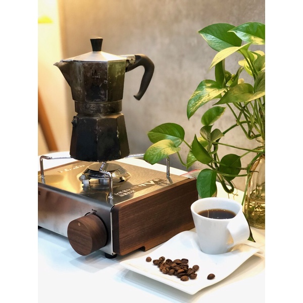 Bếp gas Cube + ốp gỗ óc chó. nhập khẩu