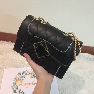 Túi đeo chéo nữ khoá vuông trần trám