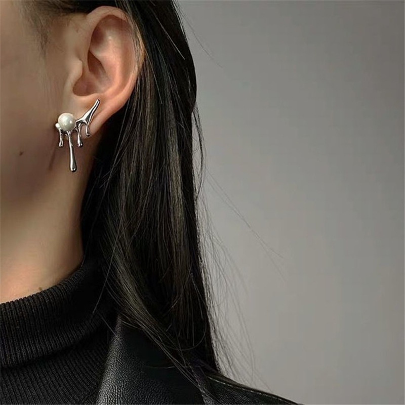 Khuyên tai 19A1221 hình dầu nhỏ giọt bằng kim loại đính hạt ngọc trai đơn giản phong cách hip hop