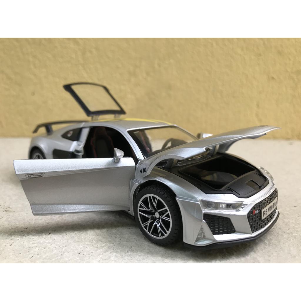 Mô hình xe ô tô Audi R8 V10 Plus 1:32