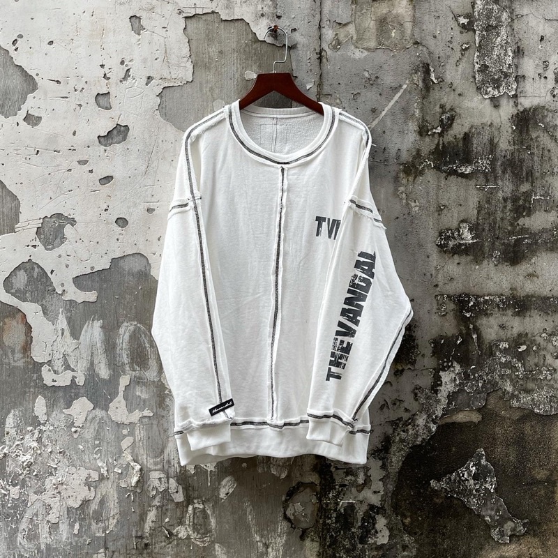 Áo nỉ “TVD PLUS SWEATER”