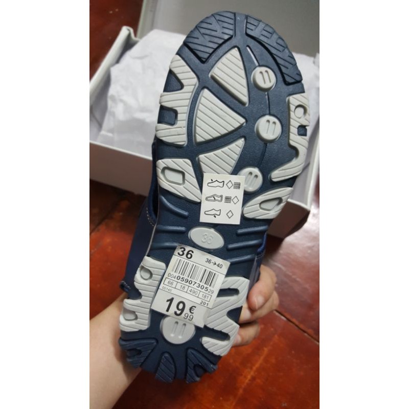 SANDAL CREEKS BÉ TRAI XUẤT DƯ Size 36-40