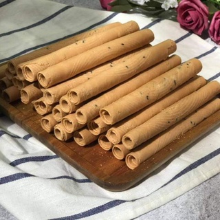 BÁNH ỐNG QUẾ MÈ ĐEN.