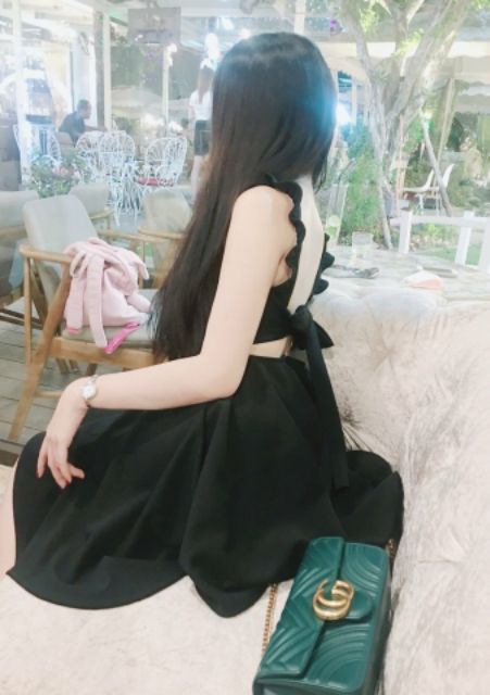 Đầm cánh tiên xoè nơ sau có quần