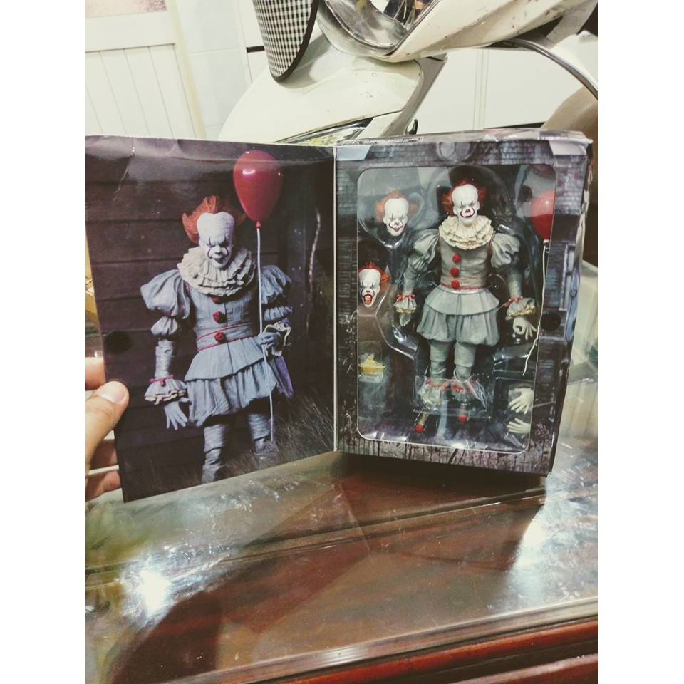 Mô hình Hề ma quái  IT Pennywise  - cao 16cm. Không kèm giá đỡ