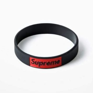 Vòng tay supreme