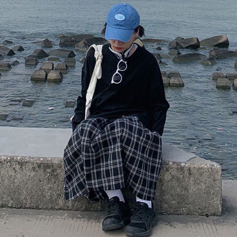 chân váy kẻ đen caro