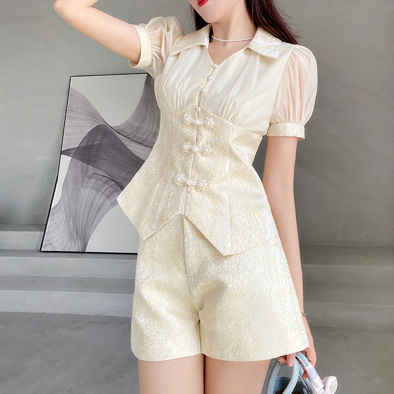 Bộ áo và quần short in hình hoa sang trọng khí chất dành cho nữ