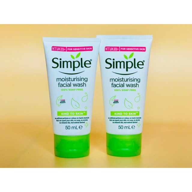 Sữa rửa mặt Simple Kind To Skin Moisturising Facial Wash size mini 50ml