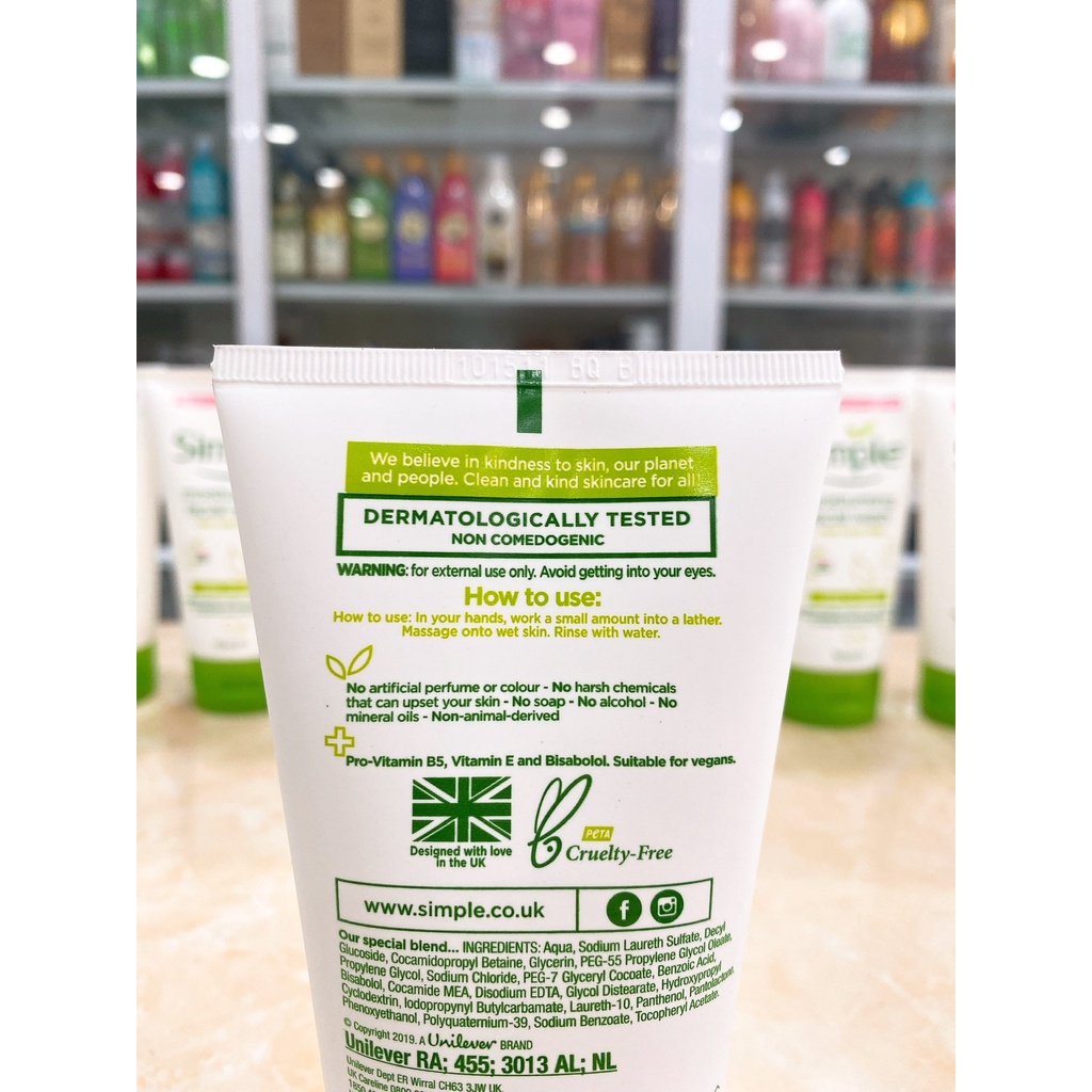 Sữa Rửa Mặt Simple Kind To Skin Moisturising Facial Wash 150ml