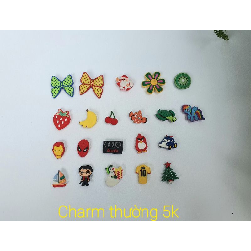Hình gắn trang trí lên giày