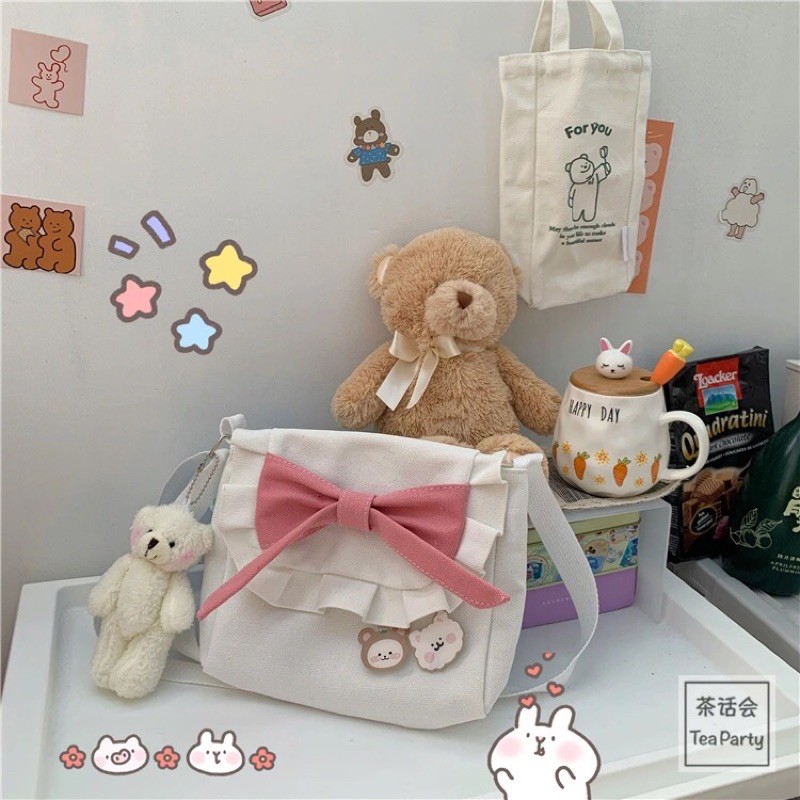 Túi Nơ Nhỏ - Tặng Kèm 2 Huy Hiệu + Móc gấu trắng