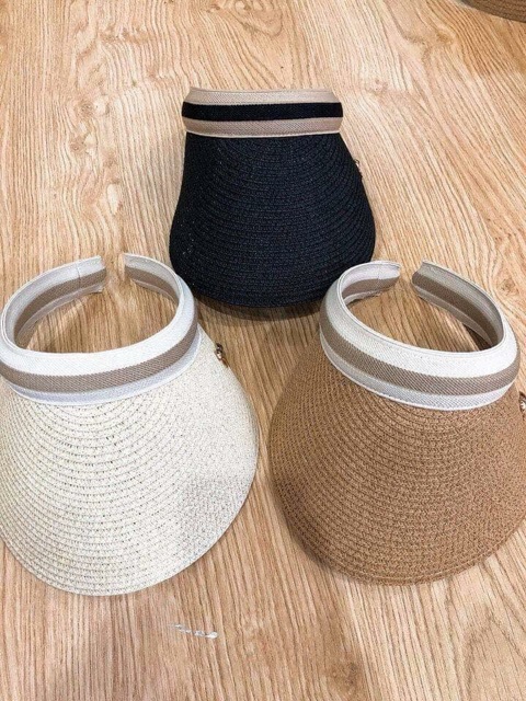 Mũ lưỡi cói đi biển
