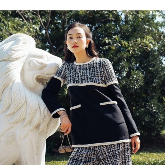 Áo tweed dạ đen đè viền ren