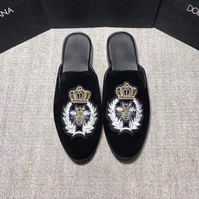 Sục hoa ong trắng nam