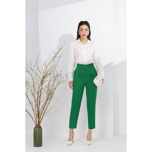 Áo lụa đính cúc vàng