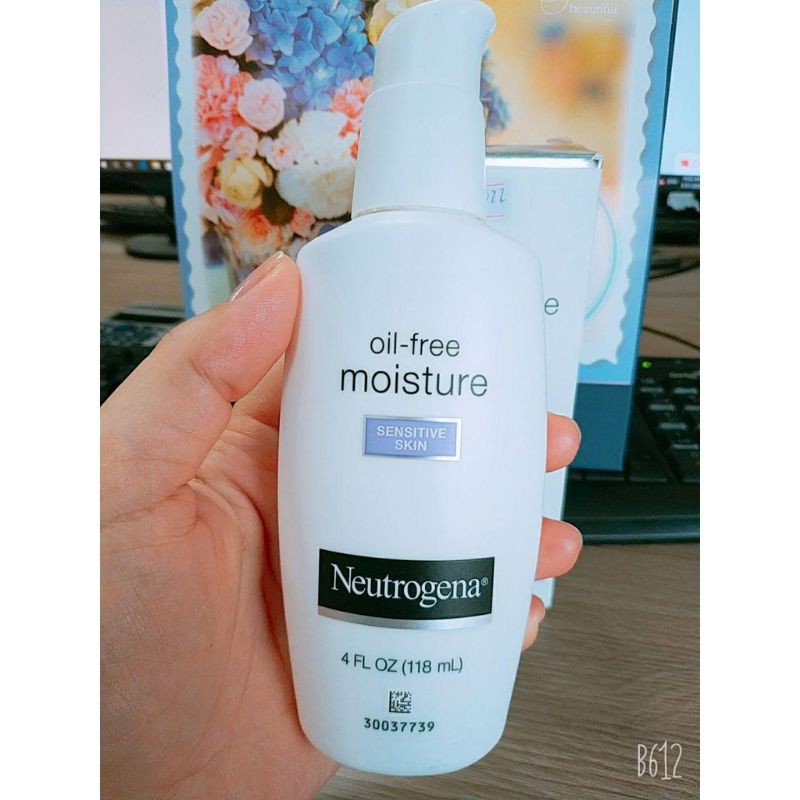 Neutrogena Oil Free Moisture Sensitive Skin 118 ml Kem Dưỡng Ẩm Dành Cho Da Nhạy Cảm