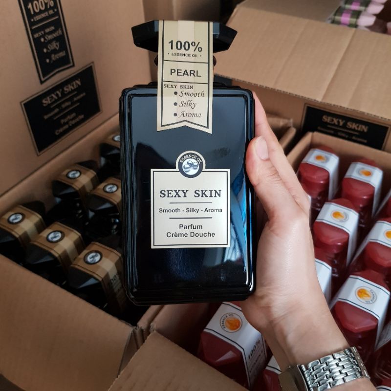 Sữa tắm dưỡng ẩm mịn da lưu hương nước hoa Sexy Skin 600ml của Pháp