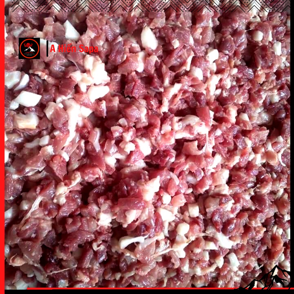 Lạp xưởng gác bếp Sapa loại đặc biệt gói 500gr loại nhiều nạc, ăn thơm bùi, ăn trực tiếp hoặc xào rau rất ngon. | BigBuy360 - bigbuy360.vn