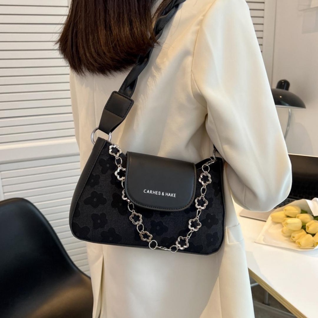 Túi xách nữ kẹp nách da PU dày dặn Form đẹp phối dây chuyền bánh bèo TX18