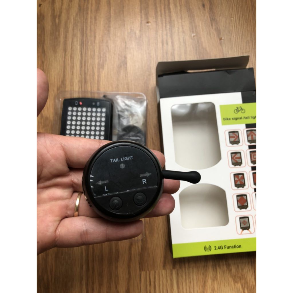 Đèn hậu xe đạp kết hợp đèn xi nhan báo rẽ đa năng cho xe đạp: Sạc USB, chống nước – DX18