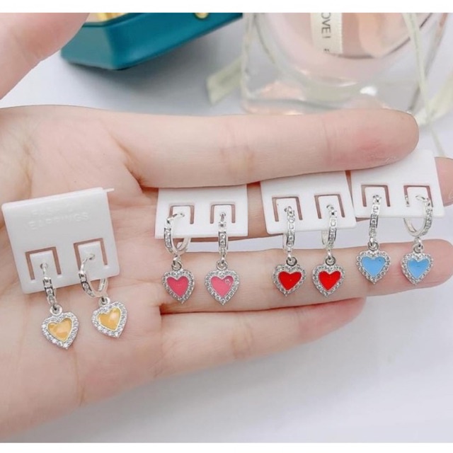 Bông tai Bạc cho bé Ngộ nghĩnh đáng yêu. Mẫu mã xinh xắn chiếm trọn niềm yêu thích của bé Mainomi Shop Bạc Xinh