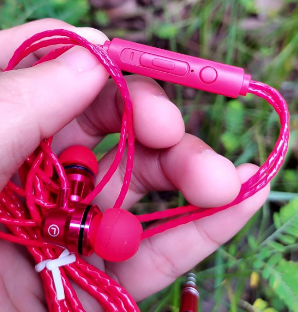 Tai nghe vỏ nhôm, dây chống rối cao cấp, bass ấm, có mic đàm thoại